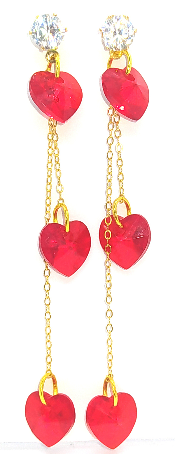 Boucles clous d'oreilles cœur en pure cristal de la couleur Rouge.