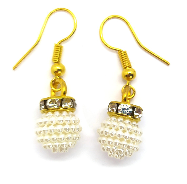 Paire de boucle d’oreilles blanches avec perles disco à facettes acryliques et zirconium